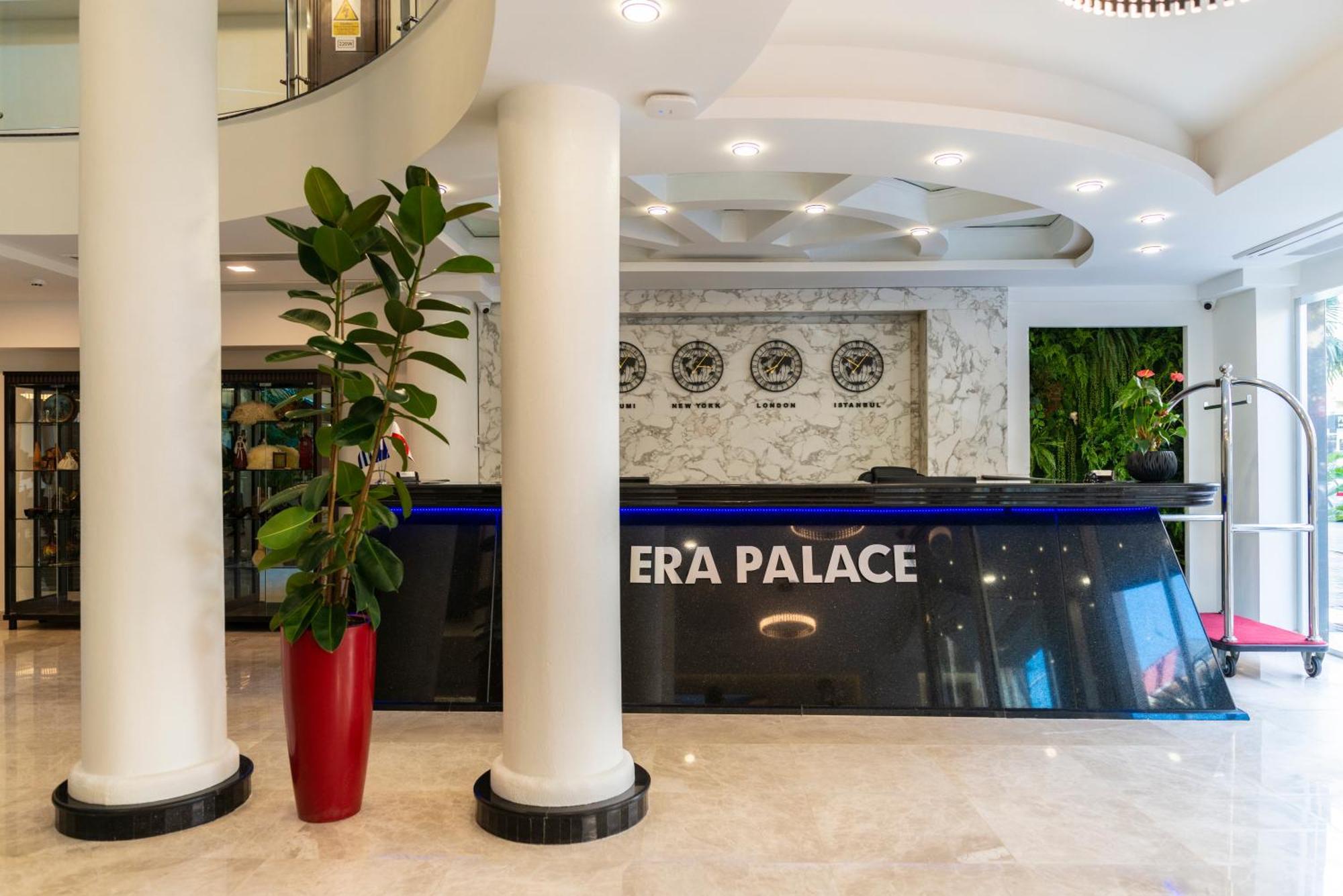 Era Palace Hotel Batumi Exterior foto